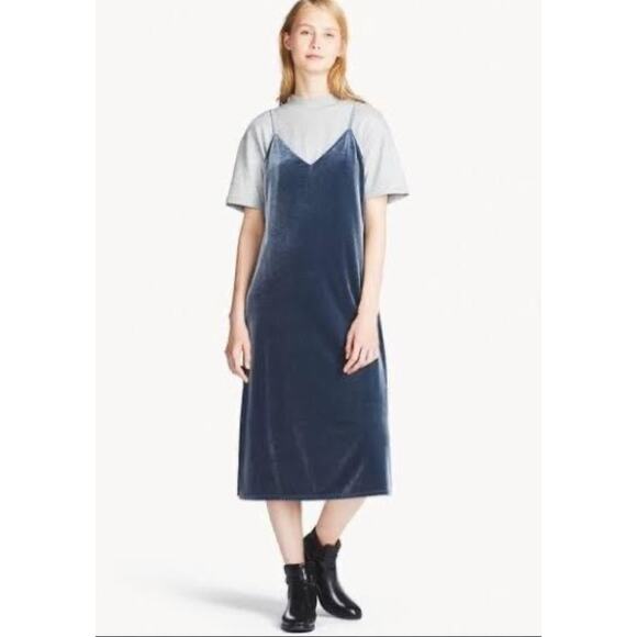 UNIQLO Velour Velvet Blue Slip Camisole Midi Dress Spaghetti Strap V-Neck S - Picture 8 of 8